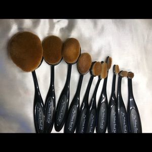 My makeup brush set! I used some of them 1 time